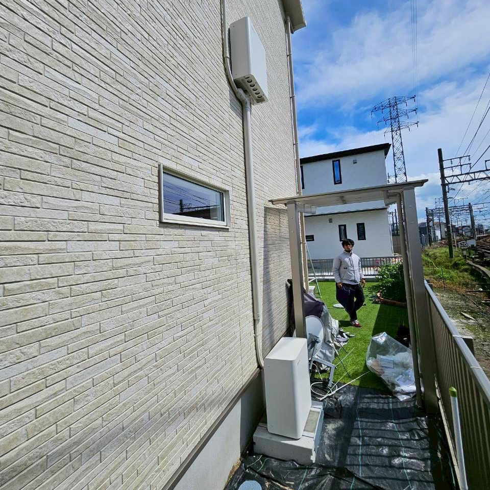 蓄電池とパワーコンディショナー